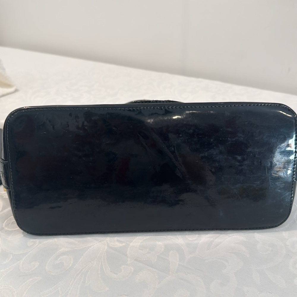 Louis Vuitton Vernis Black Patent Handbag. - Picture 9 of 13